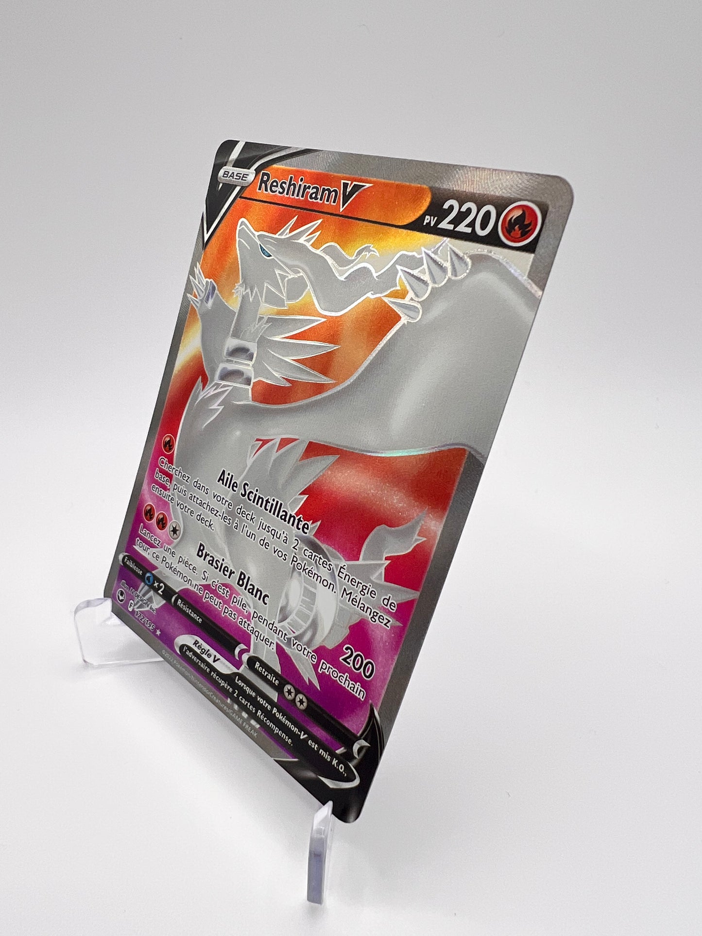 Reshiram V 172/195 Pikadi Collect