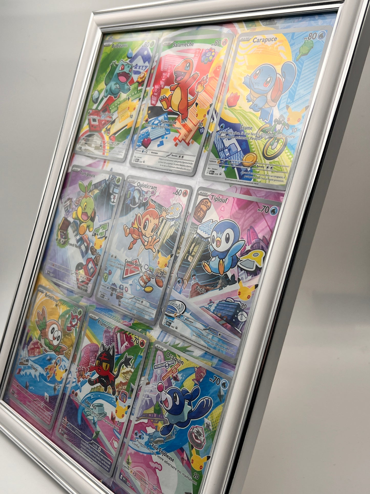 Starter Pokémon First Partner – Set Complet 9 Cartes Promo Illustration Rare – Kanto Sinnoh Alola – Encadré Noir ou Blanc – NM – Carte Pokémon