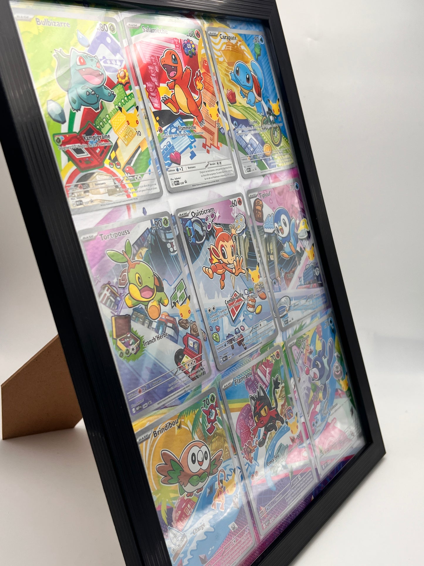 Starter Pokémon First Partner – Set Complet 9 Cartes Promo Illustration Rare – Kanto Sinnoh Alola – Encadré Noir ou Blanc – NM – Carte Pokémon