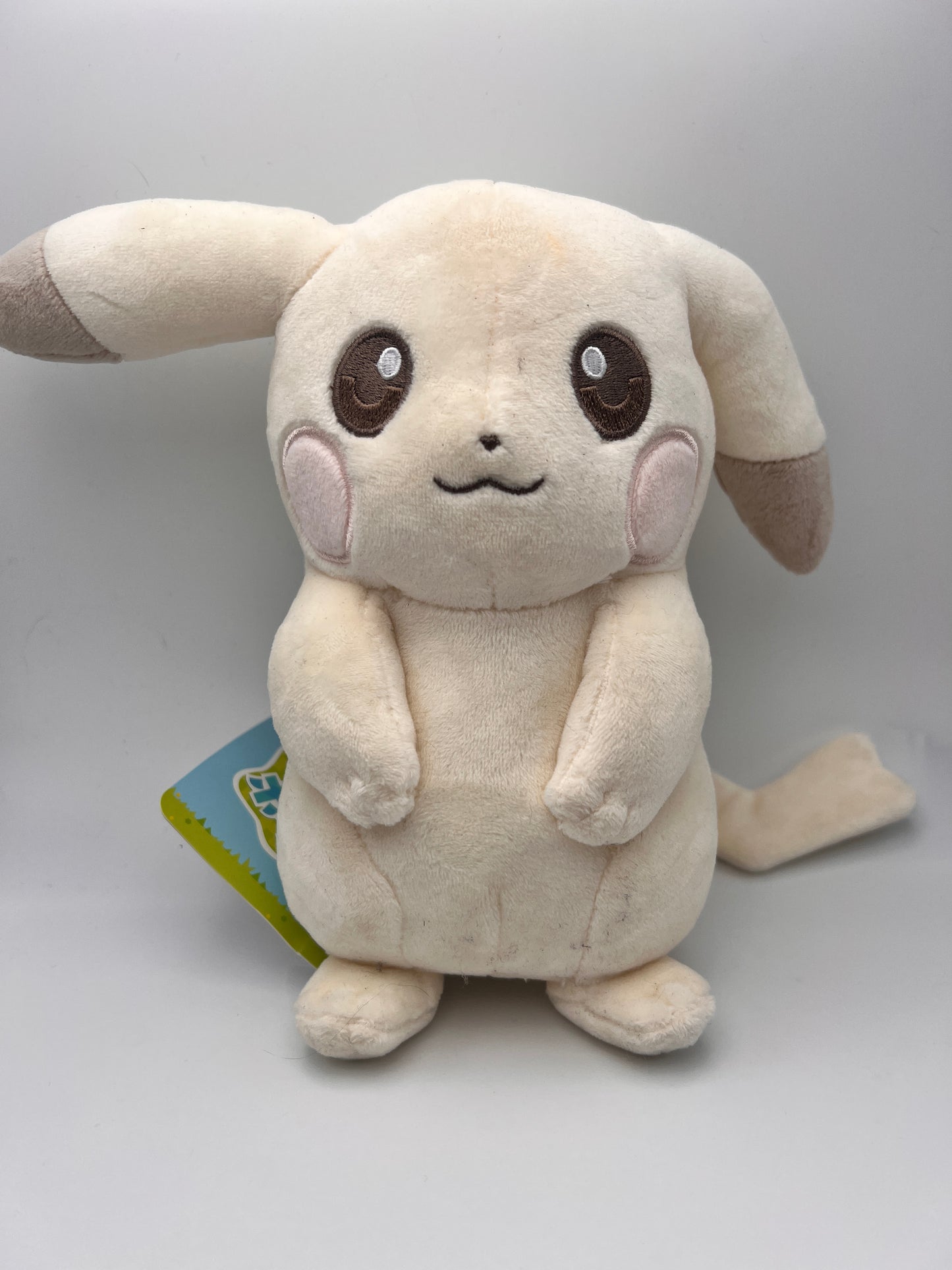Peluche Pikachu Peakychu – Pokémon Pokopia – Édition Japonaise Officielle – 22,5 cm
