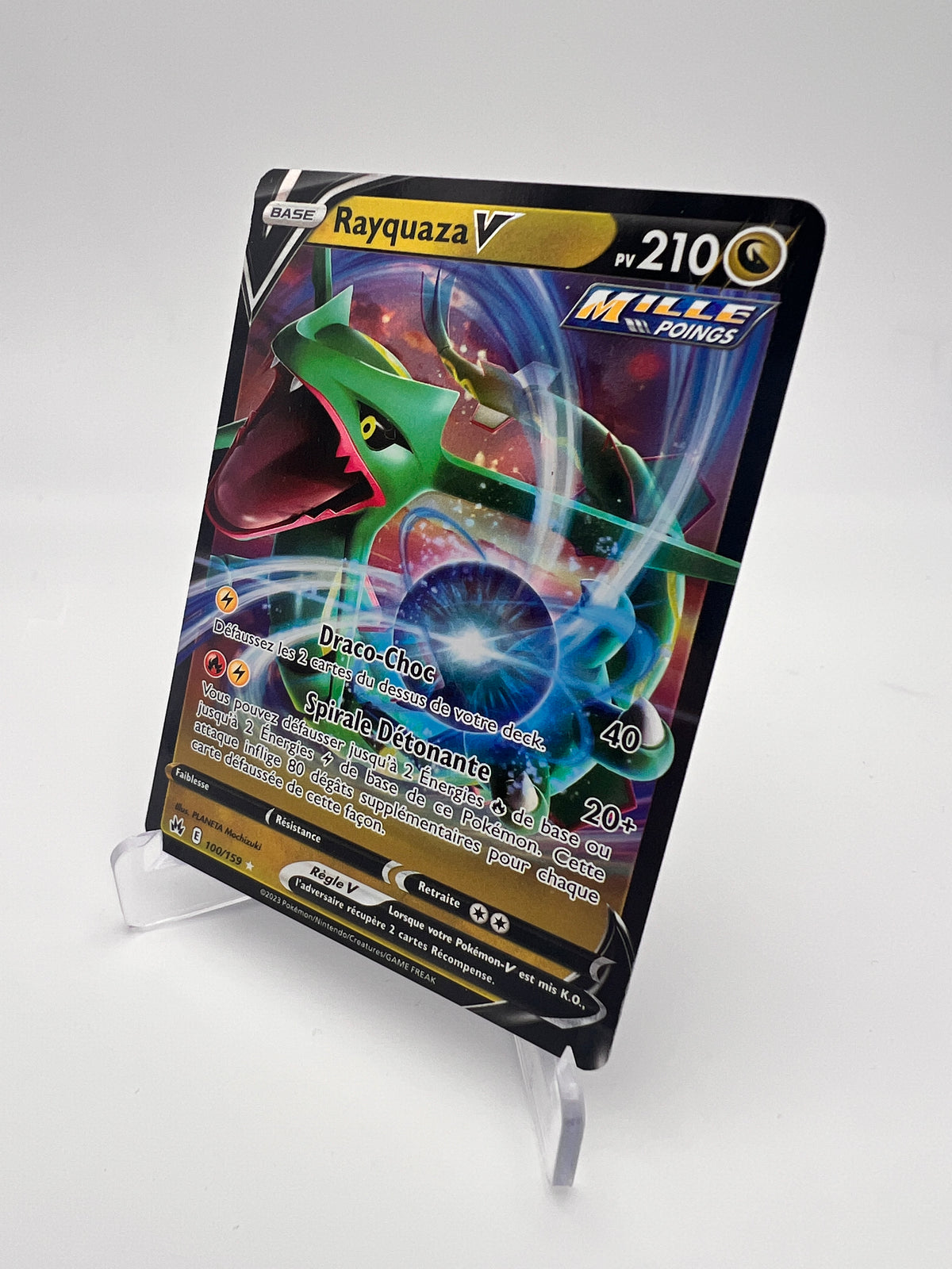 Rayquaza V 100/159 – Mille Poings – FR – Très Bien
